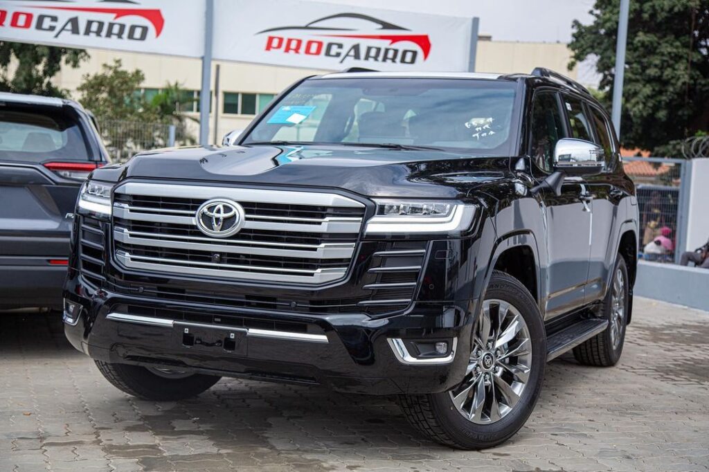 toyota Land Cruiser VXR Twin Turbo diesel 3.3 Lc300