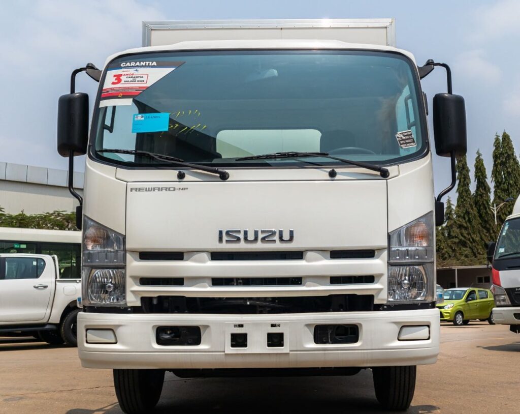 1-ISUZU NPR 71H 4.5L Cargo Truck MT Gasoleo | venda de carros Luanda Angola